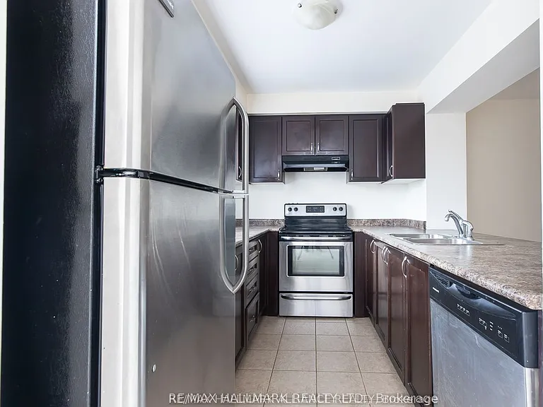 142 Baycliffe Cres — Photo 4