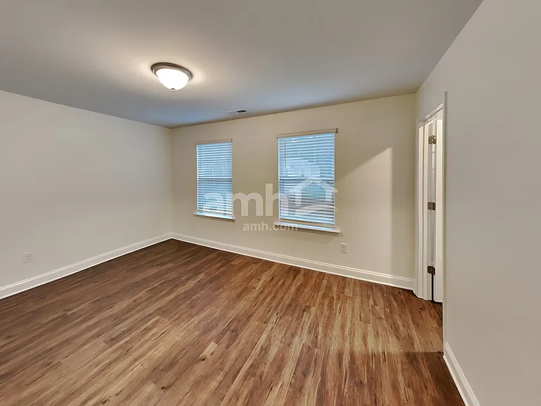 1009 Noah Ct — Photo 21