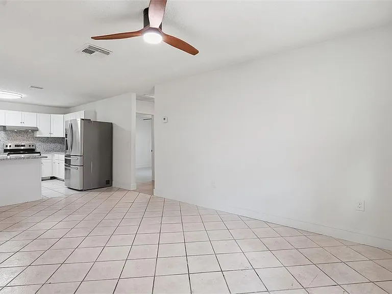 7133 Pinewood Dr — Photo 2