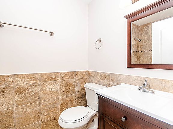 5th image of 18207 Idlewild Dr