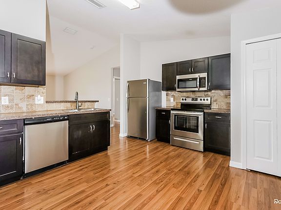 4th image of 2257 SW Matheson Ter