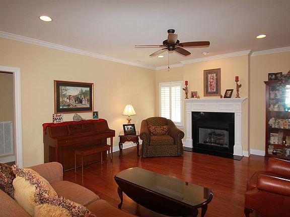 4th image of 149 Magnolia Glen Cir