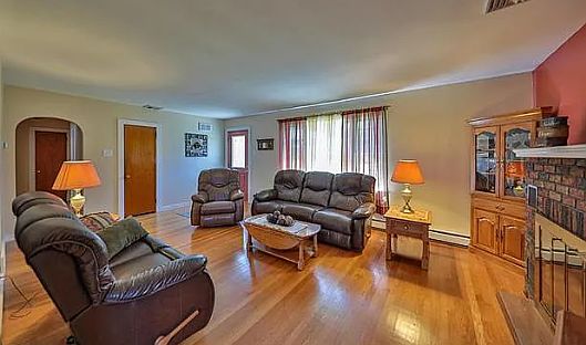 3rd image of 4418 Schlegel Ave