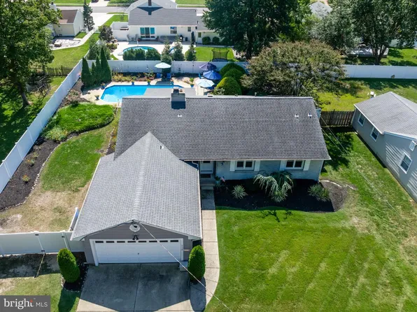 1118 Coopers Kill Rd, Cherry Hill, NJ 08034
