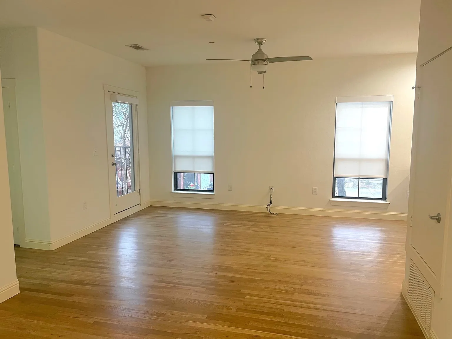 2 bed, 2.0 bath, 1023 sqft, $1,950 — Photo 2