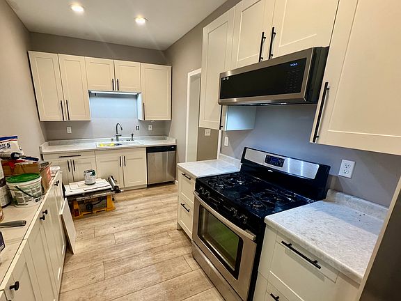 2nd image of 1871 N Warren Ave Unit A