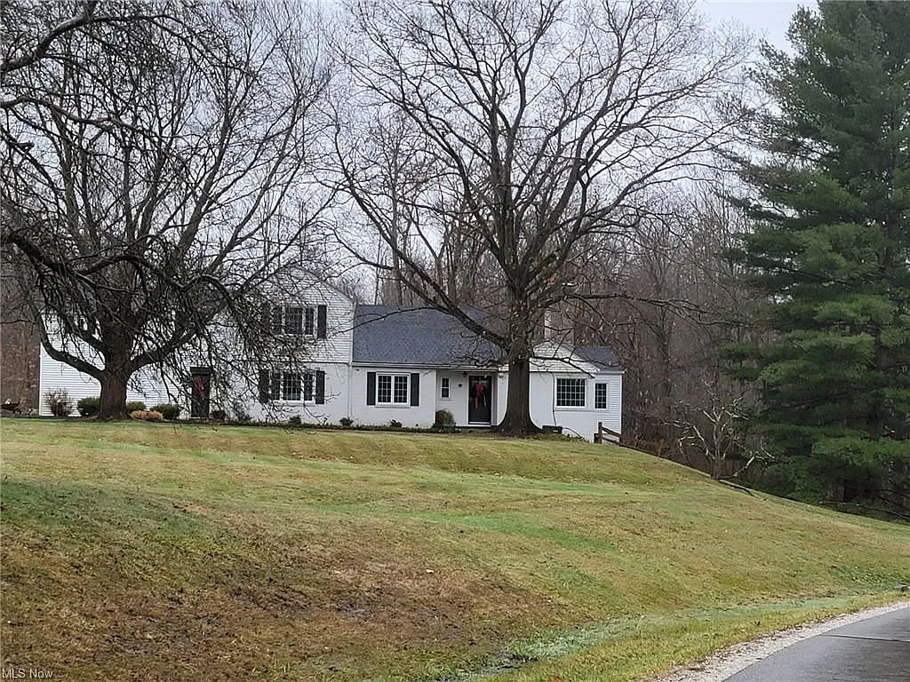 45 Windrush Dr photo 1
