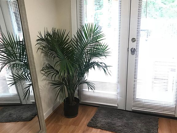 Mud room/bonus room to back deck
