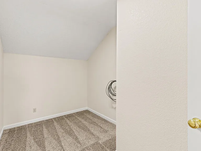 1861 Sonoma Pl — Photo 23