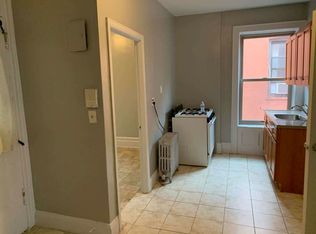 24-32 43rd St #7, Astoria, NY 11103