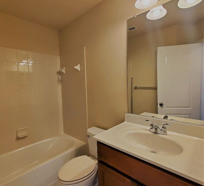 Full Bath 2
