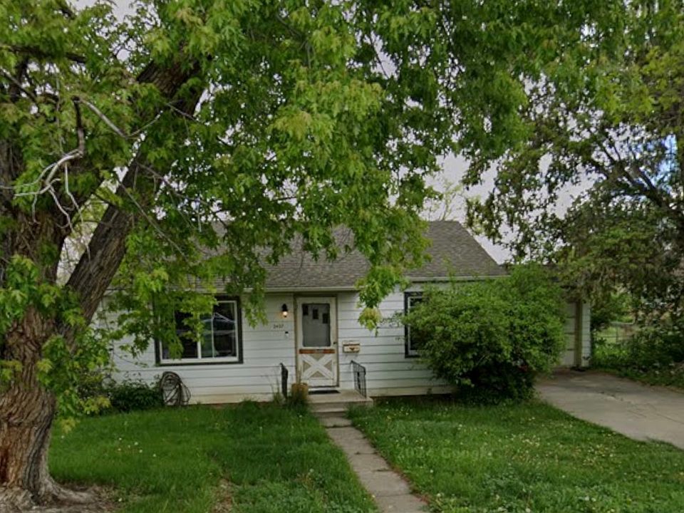 1st image of 2427 Mountain View Dr