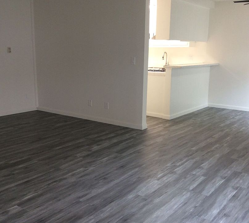1st image of 5050 Woodman Ave APT 1