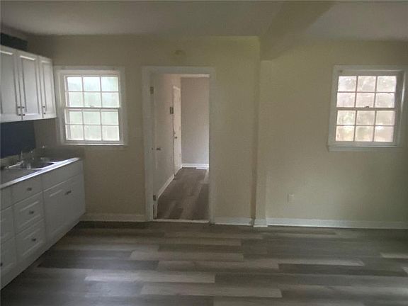 4th image of 1765 Elaine Dr