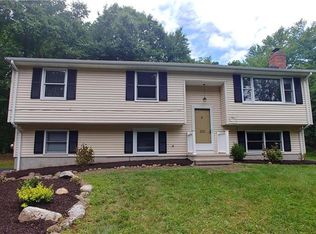 330 Russo Dr, Hamden, CT 06518