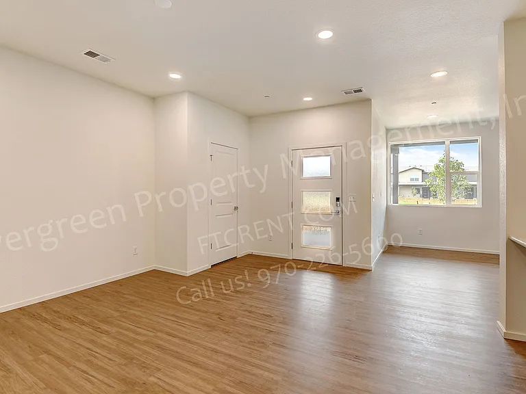 4954 Denys Dr — Photo 3