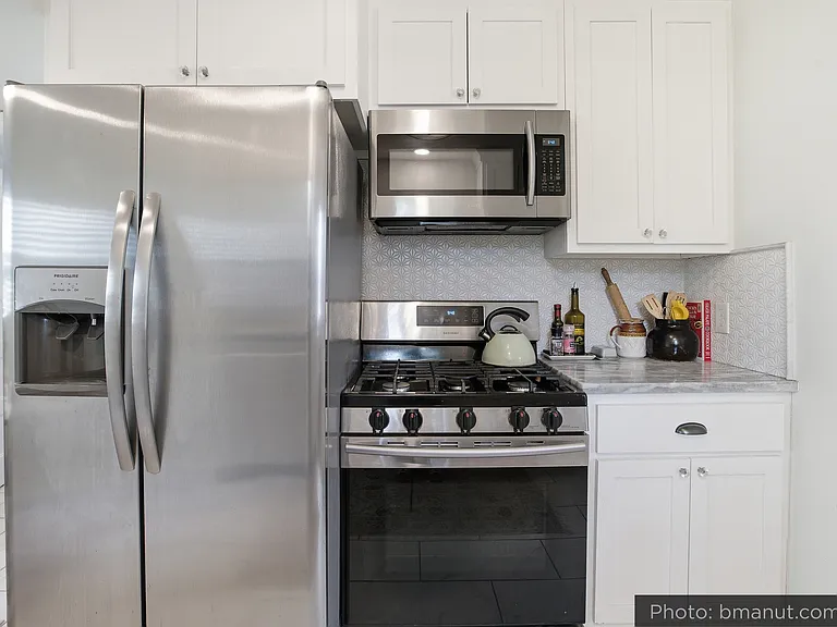 321 N Xenophon Ave — Photo 17