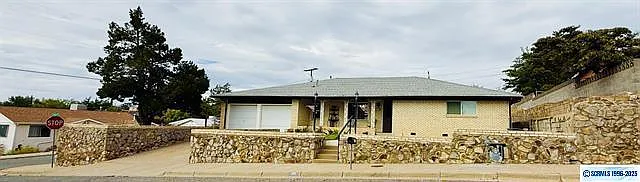 2101 N Juniper Ave — Photo 2