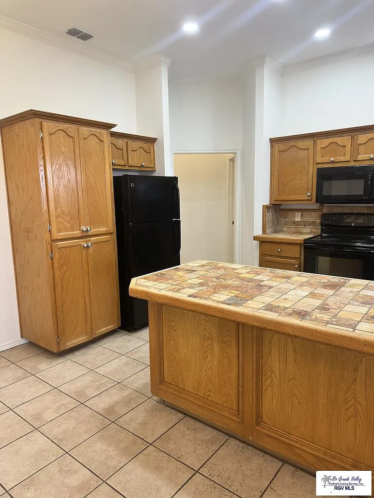 3 bed, 2.0 bath, 1680 sqft, $1,850 — Photo 4