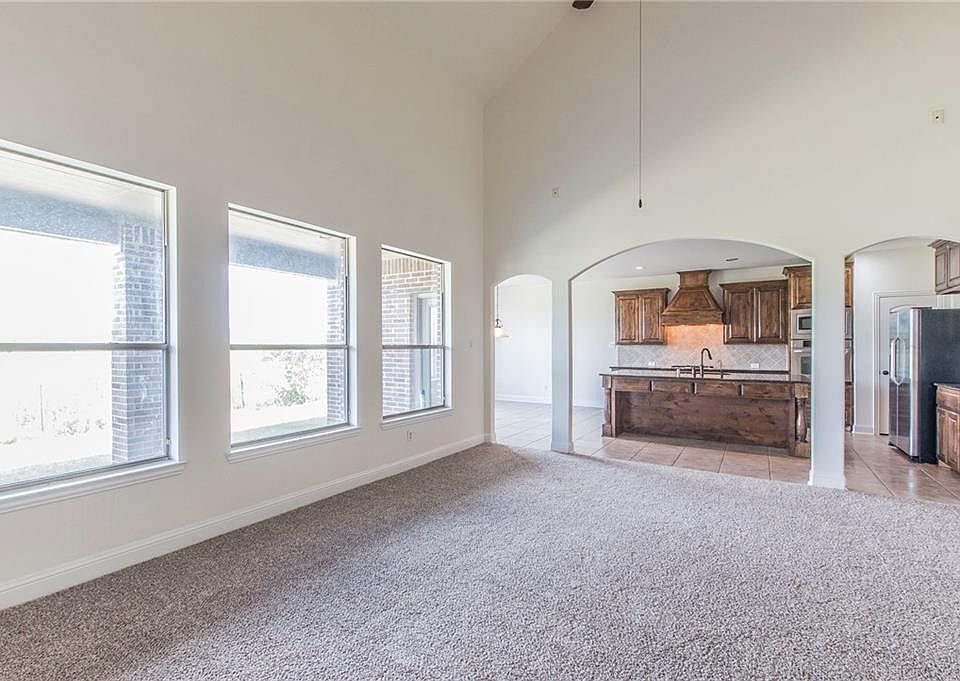 1st image of 3200 Paradise Ln