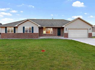 999 Channel Tunnel Ct, Green Bay, WI 54313