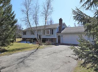 24 Commonwealth Ave, Great Barrington, MA 01230