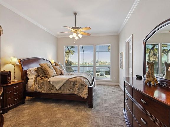 5th image of 1427 Royal Palm Dr