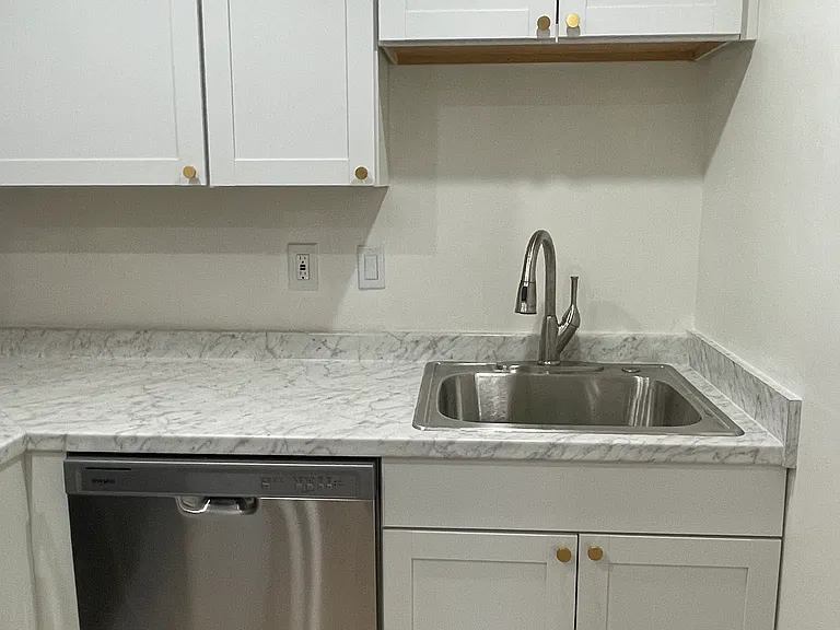 329 Lincoln St #303 — Photo 3