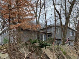 94 Florence Rd, Riverside, CT 06878