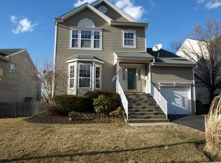 65 Arrowhead Dr, Burlington, NJ 08016