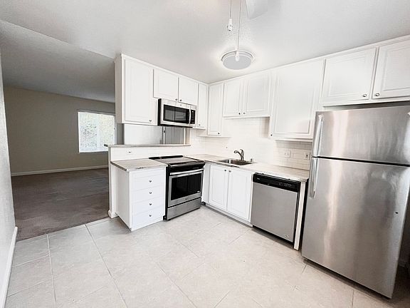 4th image of 1711 Q St APT 04
