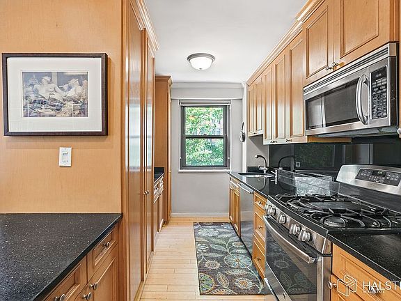 3rd image of 210 Broadway #J107