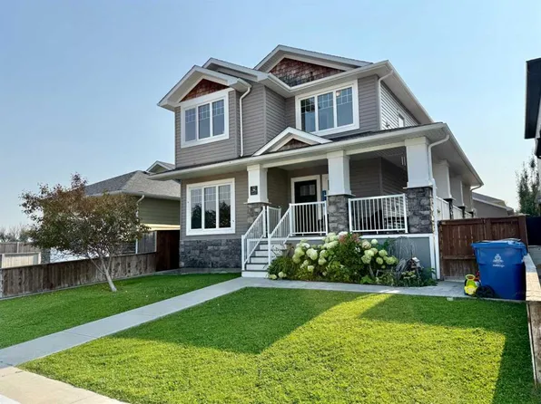 55 NE Riverhurst Cv W, Lethbridge, AB T1K 6Y8