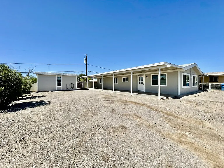 738 Swan Dr — Photo 33