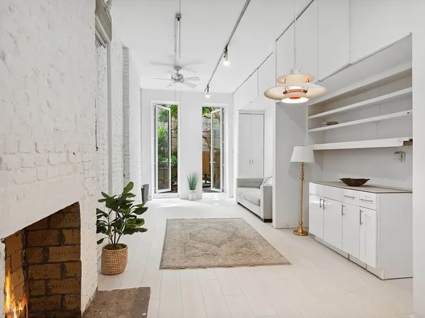 147 Sullivan St APT 1A, New York, NY 10012