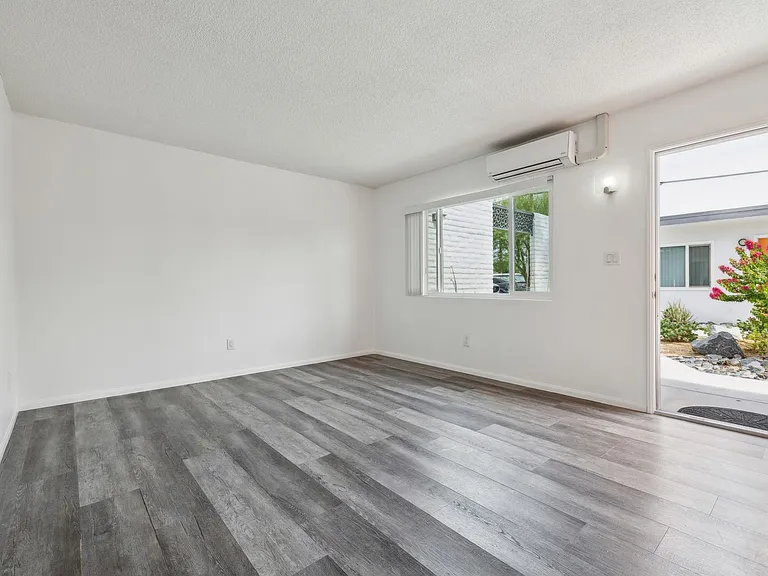 520 S. Desert View Drive — Photo 23