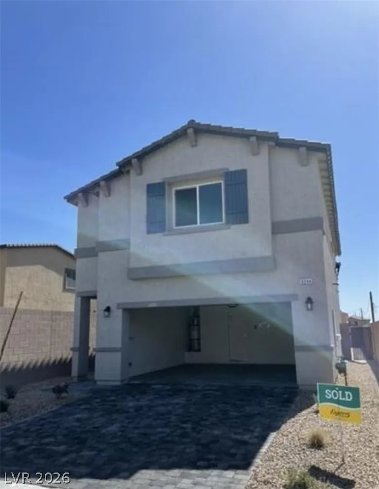 4 bed, 2.5 bath, 1866 sqft, $2,800 — Photo 1