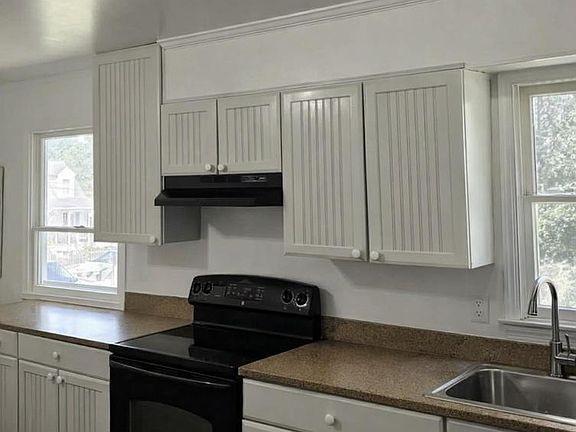 3rd image of 104 Aiken Ln
