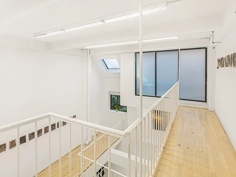 251 W 19th St #1G — Photo 17