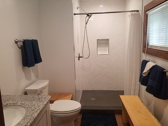3rd image of 36B Gloria Dr