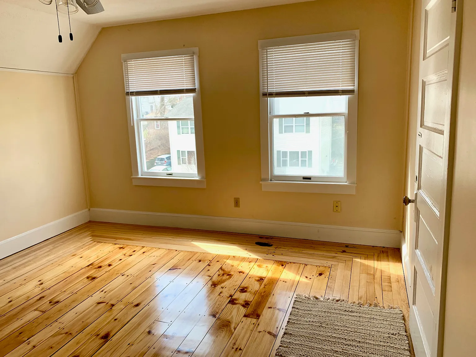 2 bed, 1200 sqft, $2,200 — Photo 4