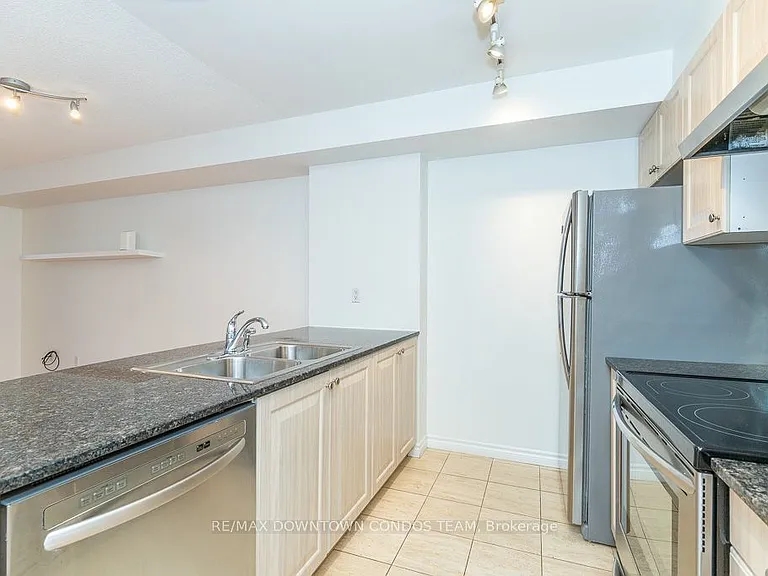 801 Bay St #611 — Photo 11
