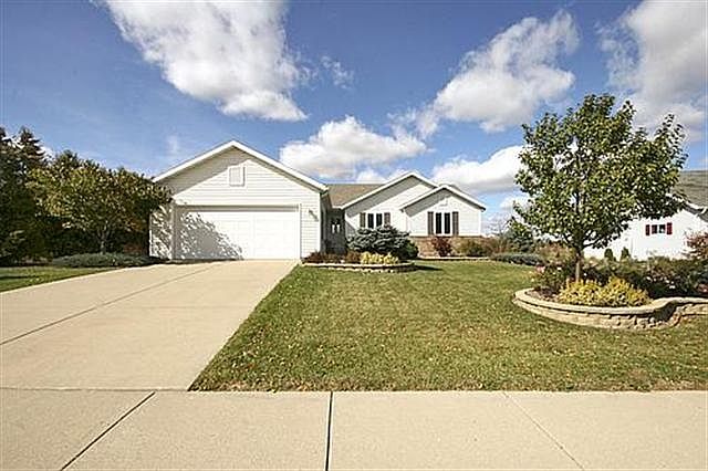 1st image of 621 N Woods Edge Dr