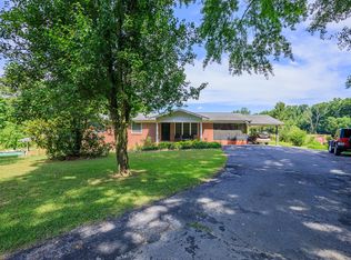 2394 E Broomtown Rd, La Fayette, GA 30728