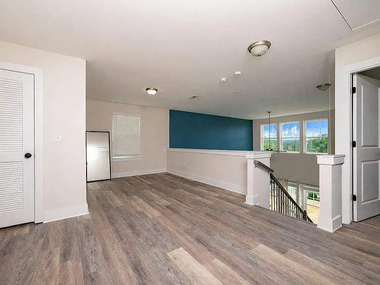 1026 Abbott St — Photo 23
