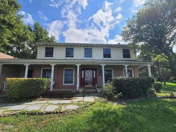 640 W Foothills Dr, Sugarloaf, PA 18249