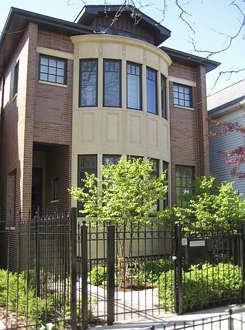 1st image of 1713 W Wrightwood Ave