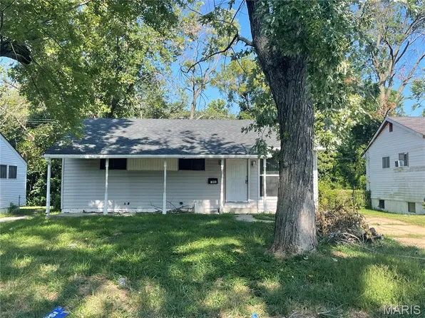 221 Glen Garry Rd, Saint Louis, MO 63137