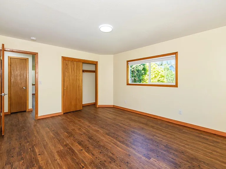 128 Mission Ave — Photo 14