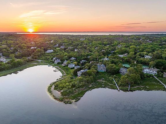 3rd image of 134 Middle Pond Road